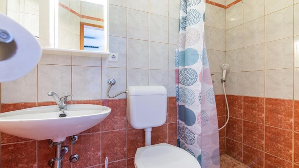 Rooms & Studio Apartments By The Way Baska  Bagian luar foto