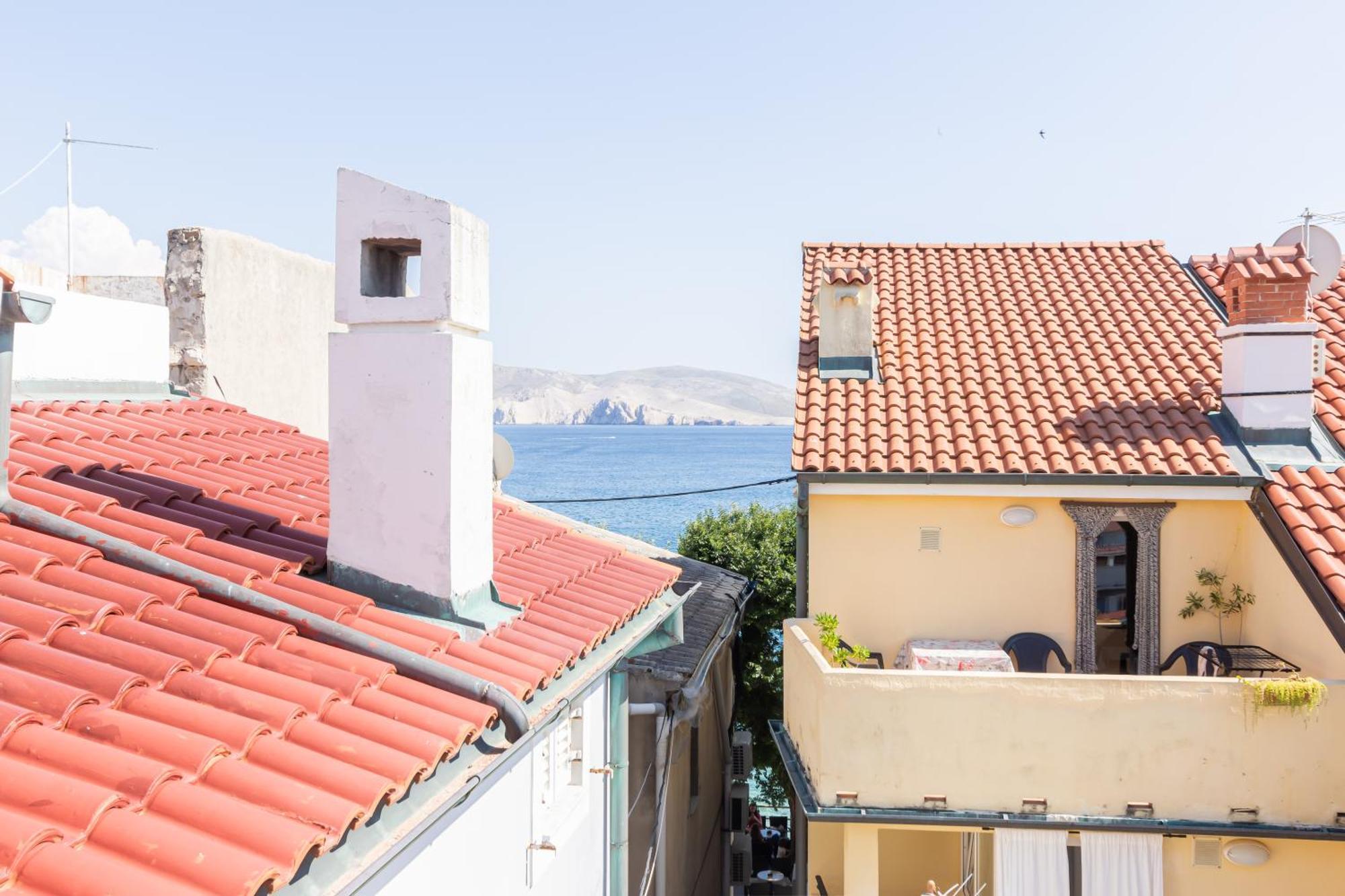 Rooms & Studio Apartments By The Way Baska  Bagian luar foto
