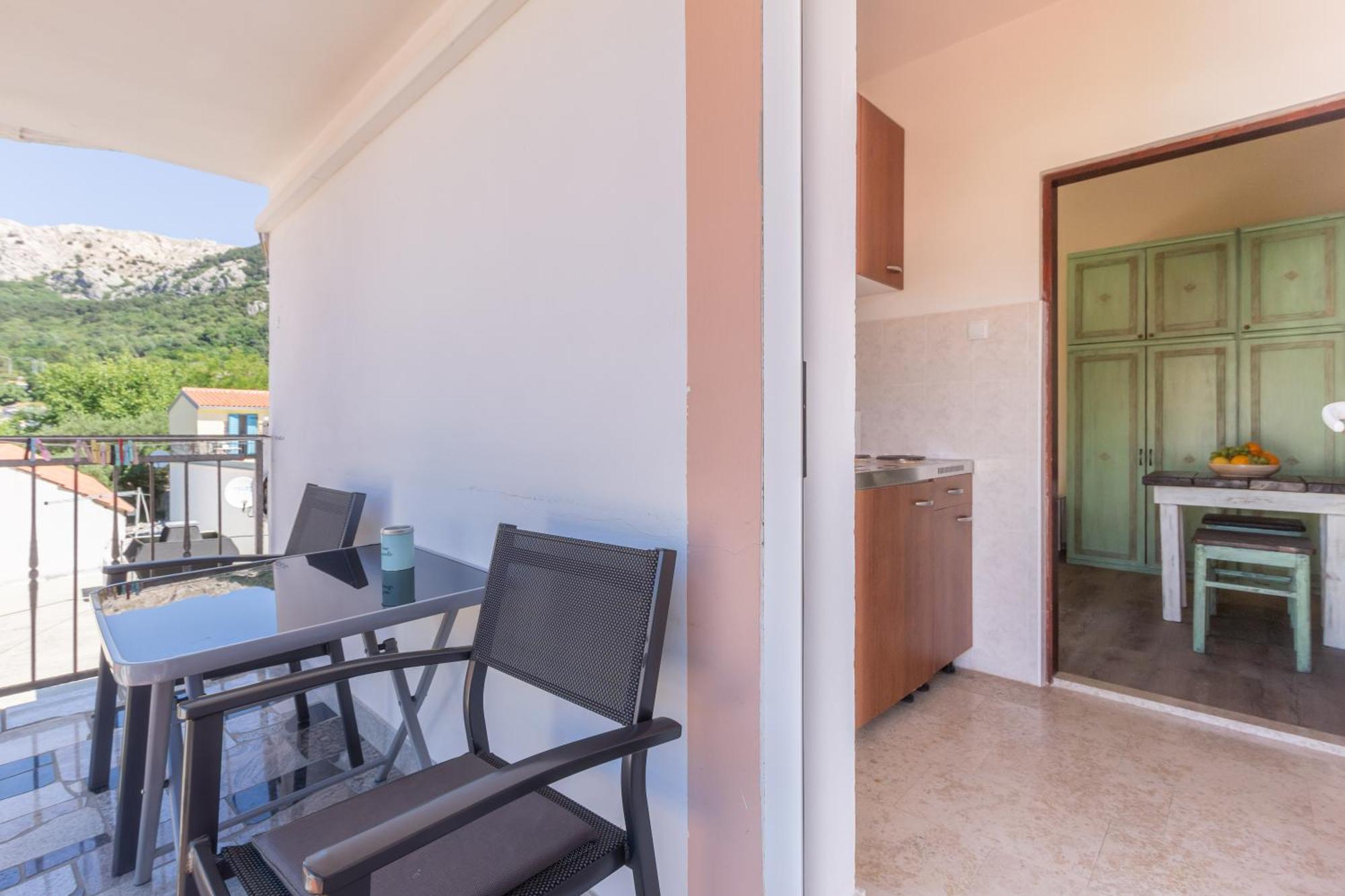 Rooms & Studio Apartments By The Way Baska  Bagian luar foto