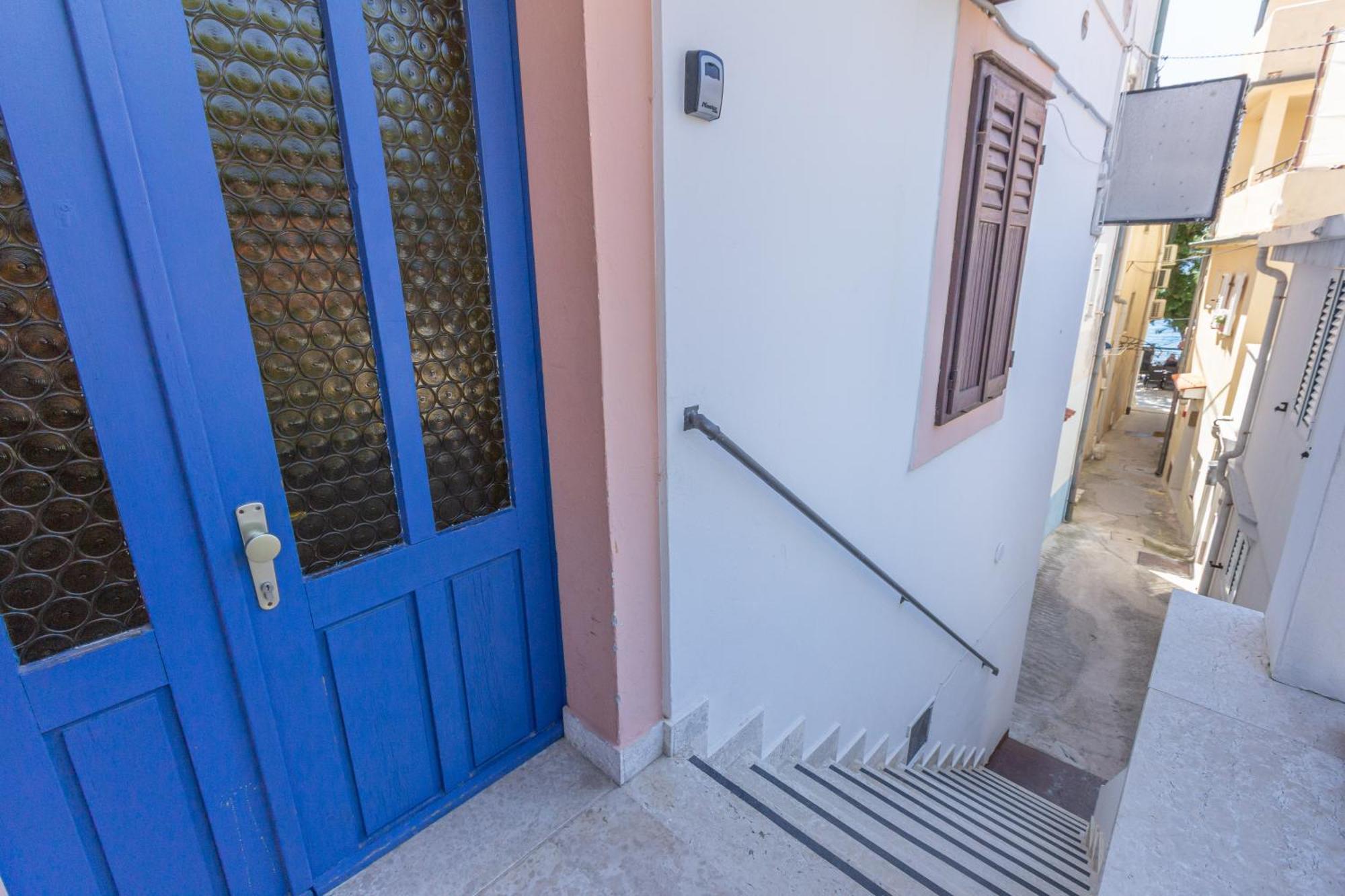 Rooms & Studio Apartments By The Way Baska  Bagian luar foto